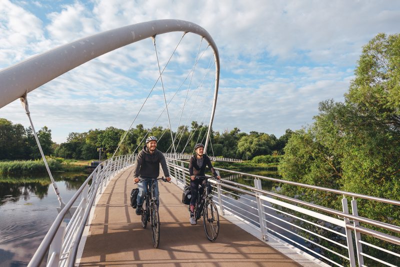 Elberadweg in Dessau Tiergartenbrücke