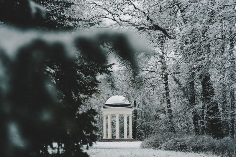 Ionischer Tempel in Dessau im Winter