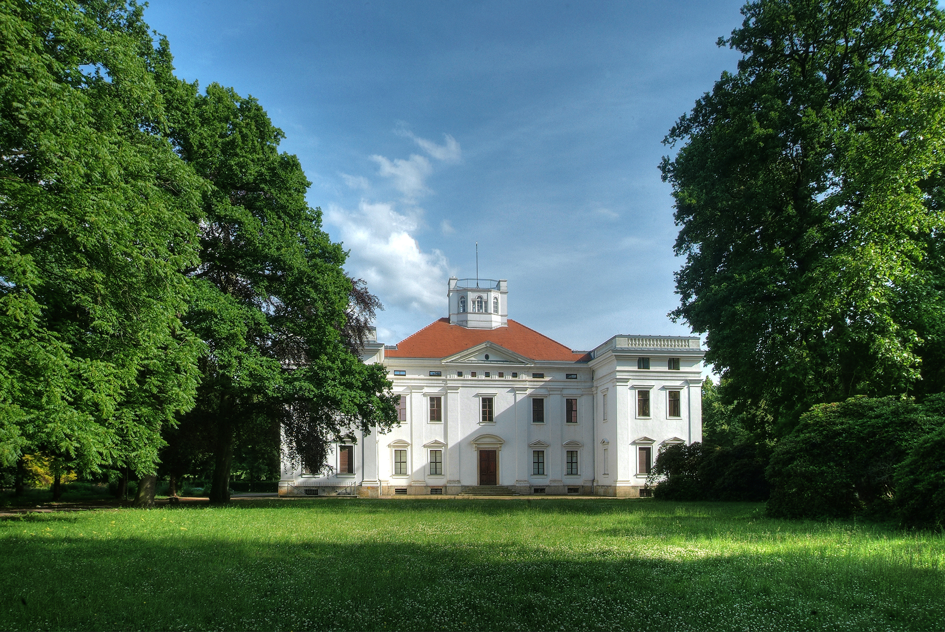 Schloss Georgium im Sommer