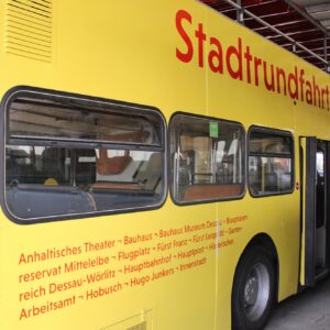 Doppeldeckerbus gebrandet