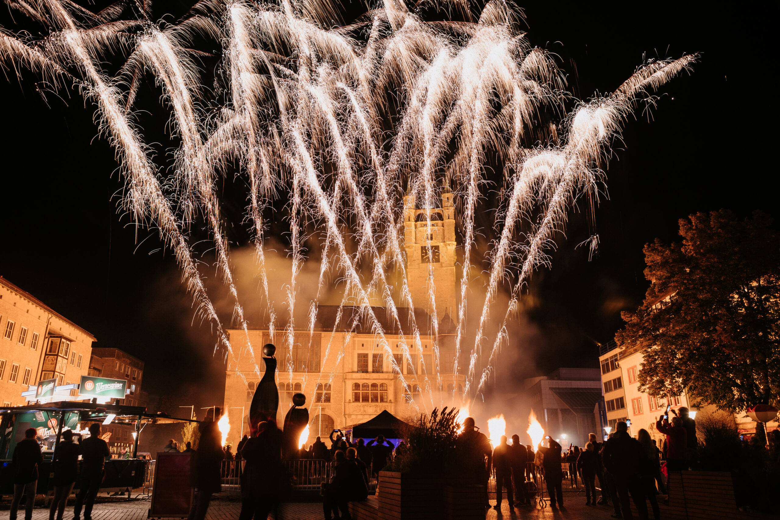 Feuerwerk vor dem Dessauer Rathaus