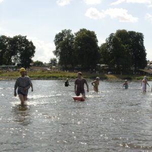 Elbebadetag_Baden in der Elbe_Foto Hartmut Neuhaus