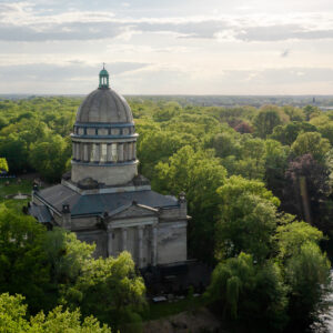 Ansicht aus der Luft auf das Mausoleum im Tierpark