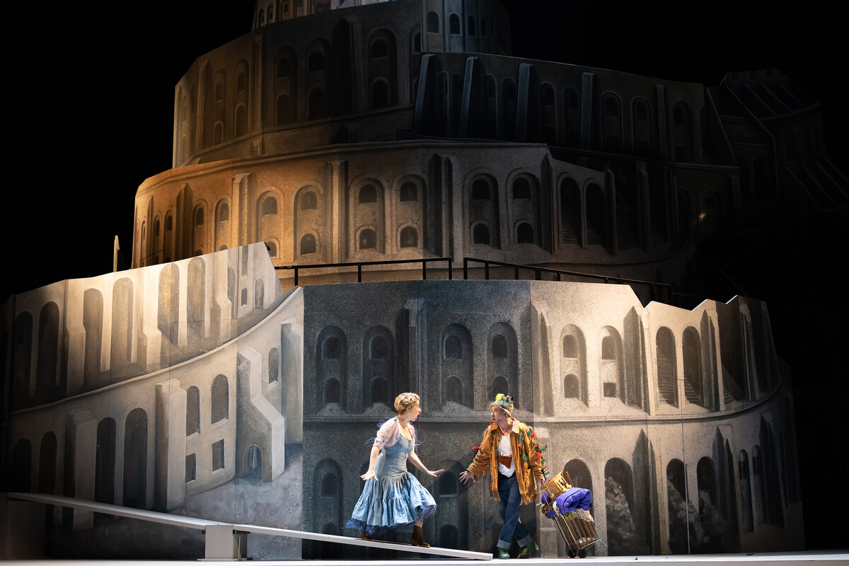 Szenenfoto aus Die Zauberflöte im Anhaltisches Theater Dessau