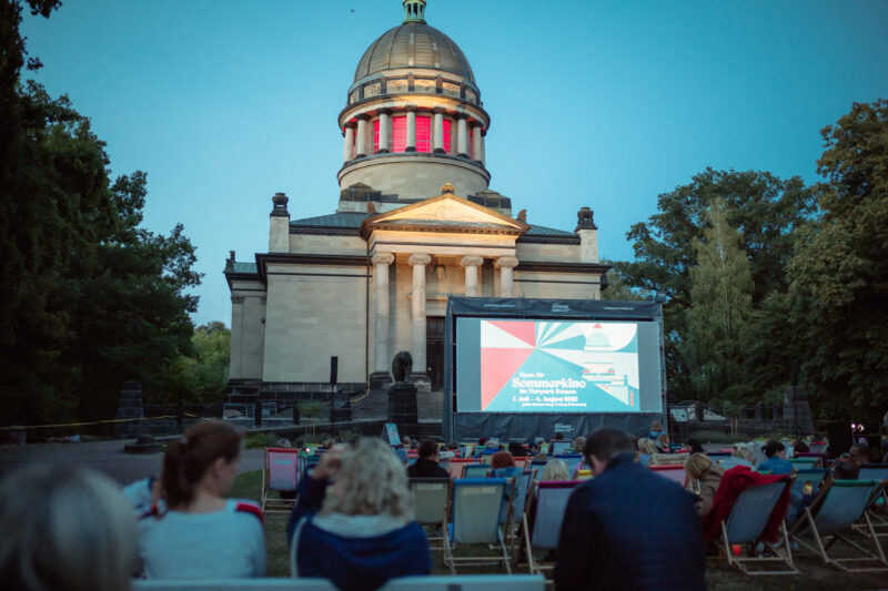 Sommerkino Open Air vor dem Mausoleum