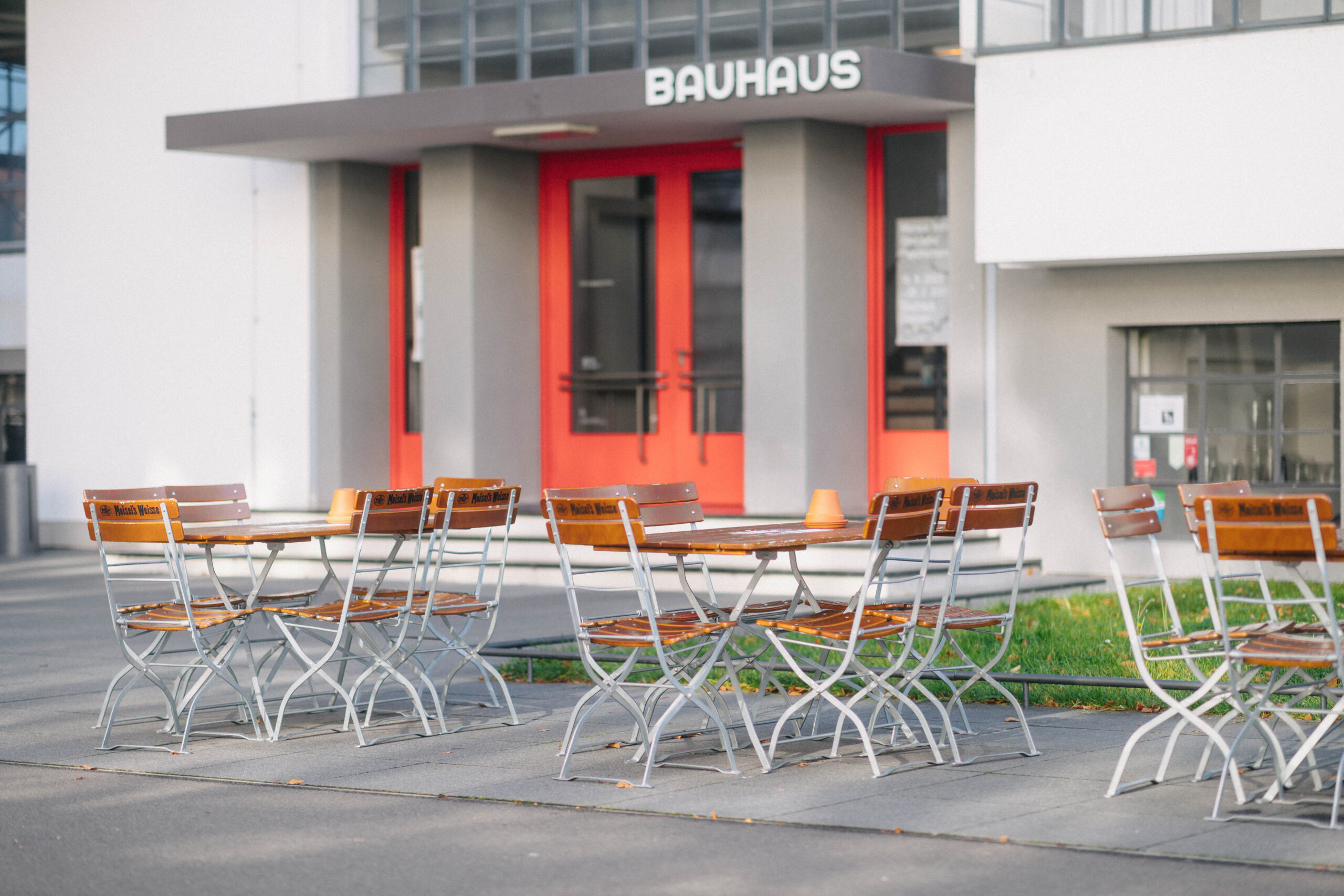 Café-Bistro Bauhaus Dessau Außenbereich