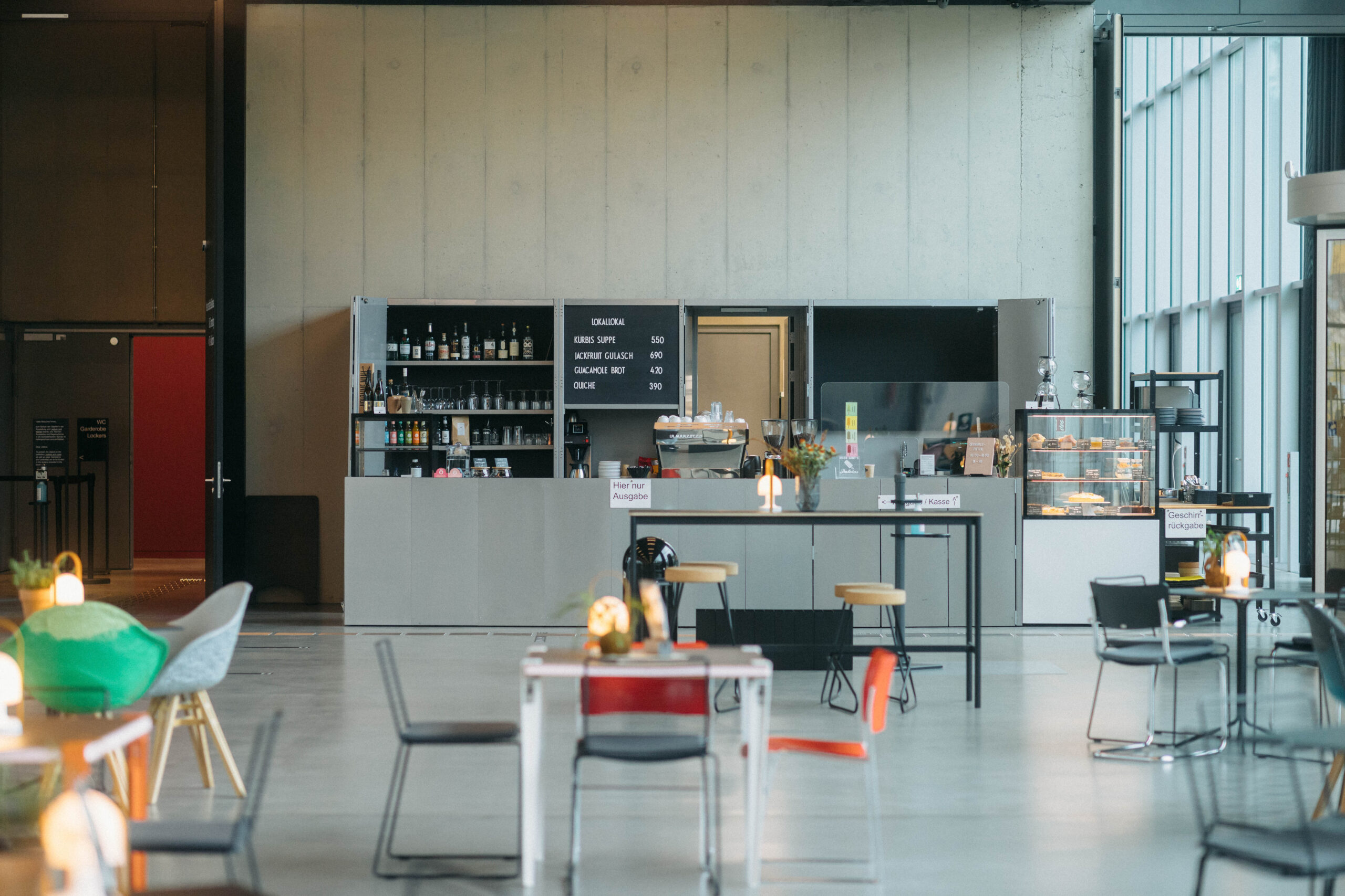 Café und Shop im Bauhaus Museum Dessau