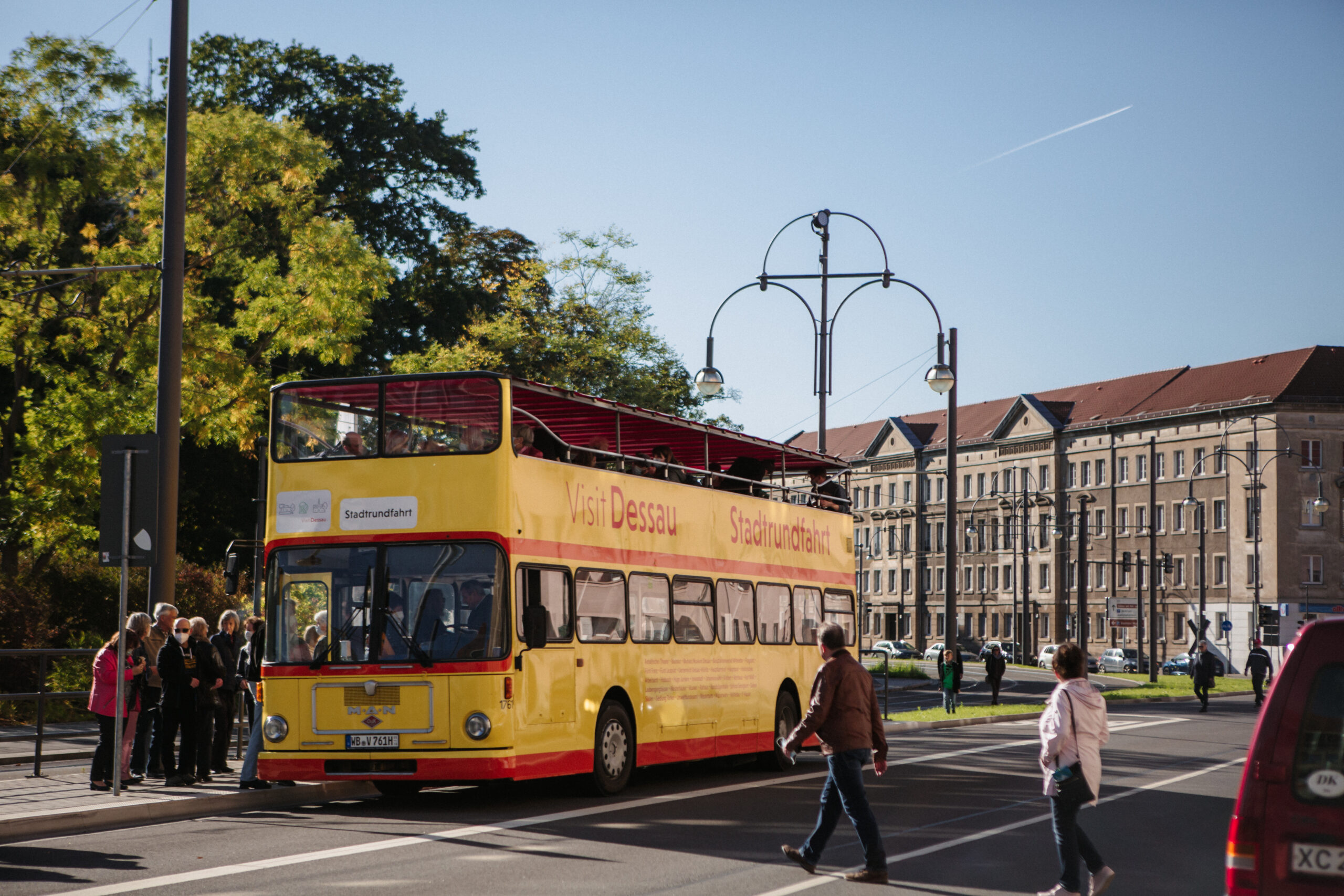 Doppeldeckerbus der Dessauer Stadtrundfahrten
