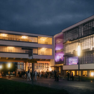 Das Bauhausgebäude in Dessau zum alljährlichen Bauhausfest.