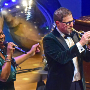 Thomas Siffling's Christmas Gala 2025 A Soulful Christmas am 18.12.2025 im Rosengarten Musensaal Besetzung: Menna Mulugeta (vocals) Thomas Siffling (trumpet/flugelhorn) Thomas Bauser (hammond organ) Jo Ambros (guitar) Erwin Ditzner (drums) Ueberraschungsgast war Olaf Schoenborn