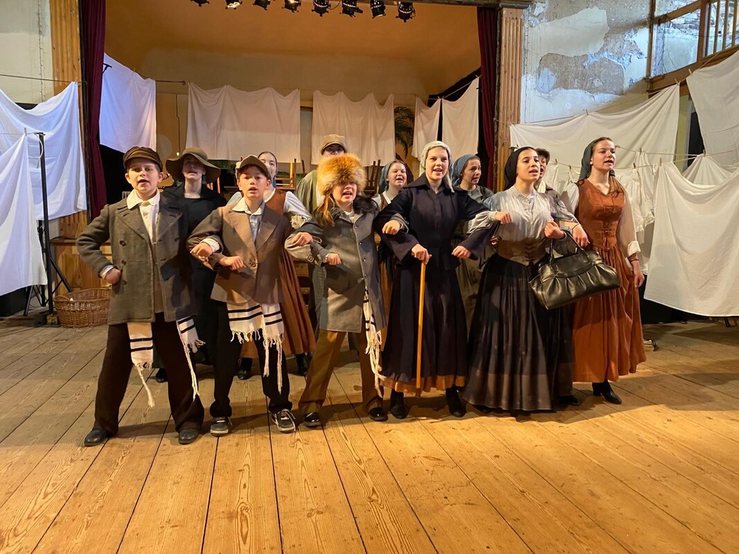 Szenenfoto aus Anatevka im Alten Theater Dessau, Foto Leni Dalichau