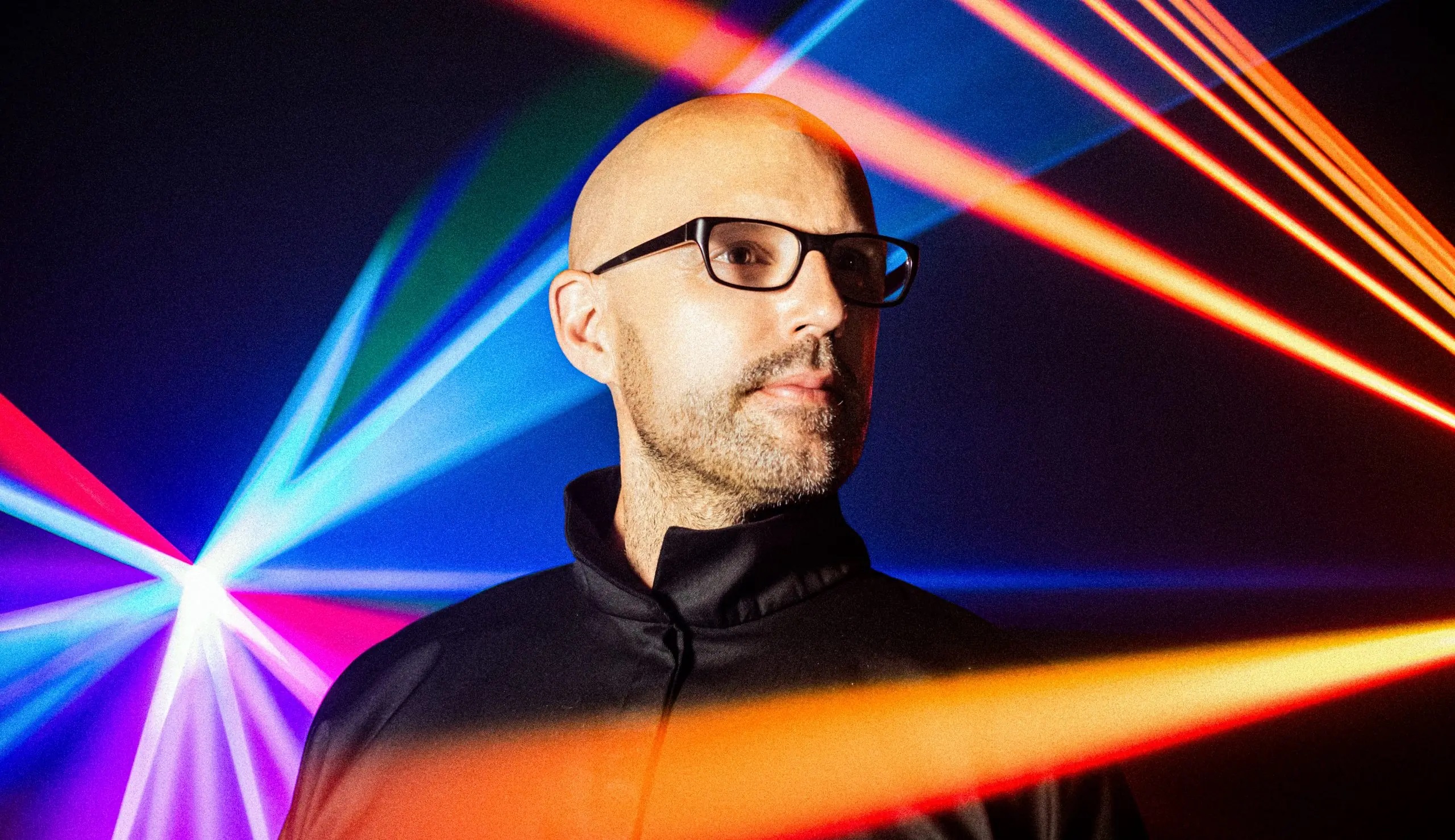 SCHILLER, Elektronik-Künstler Christopher von Deylen, Euphoria Laser, Foto Annemone Taake