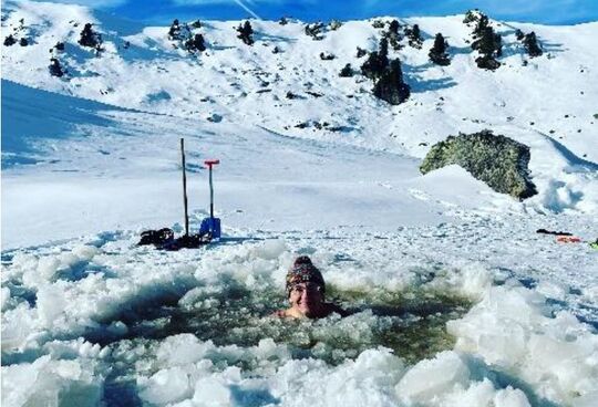 Pressefoto Wigald Boning geht baden, Foto DERDEHMEL Urbschat