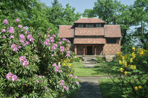 Chinesisches Teehaus im Sommer