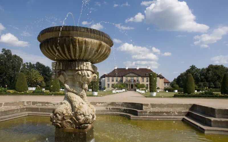 Delphinbrunnen um Schlosspark Oranienbaum