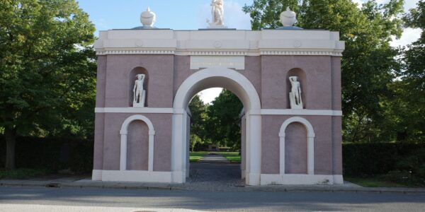 Historischer Friedhof Dessau, Erdmannsdorff-Portal