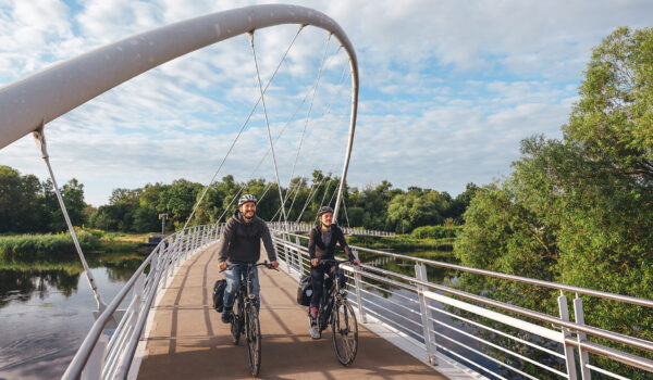 Elberadweg in Dessau Tiergartenbrücke